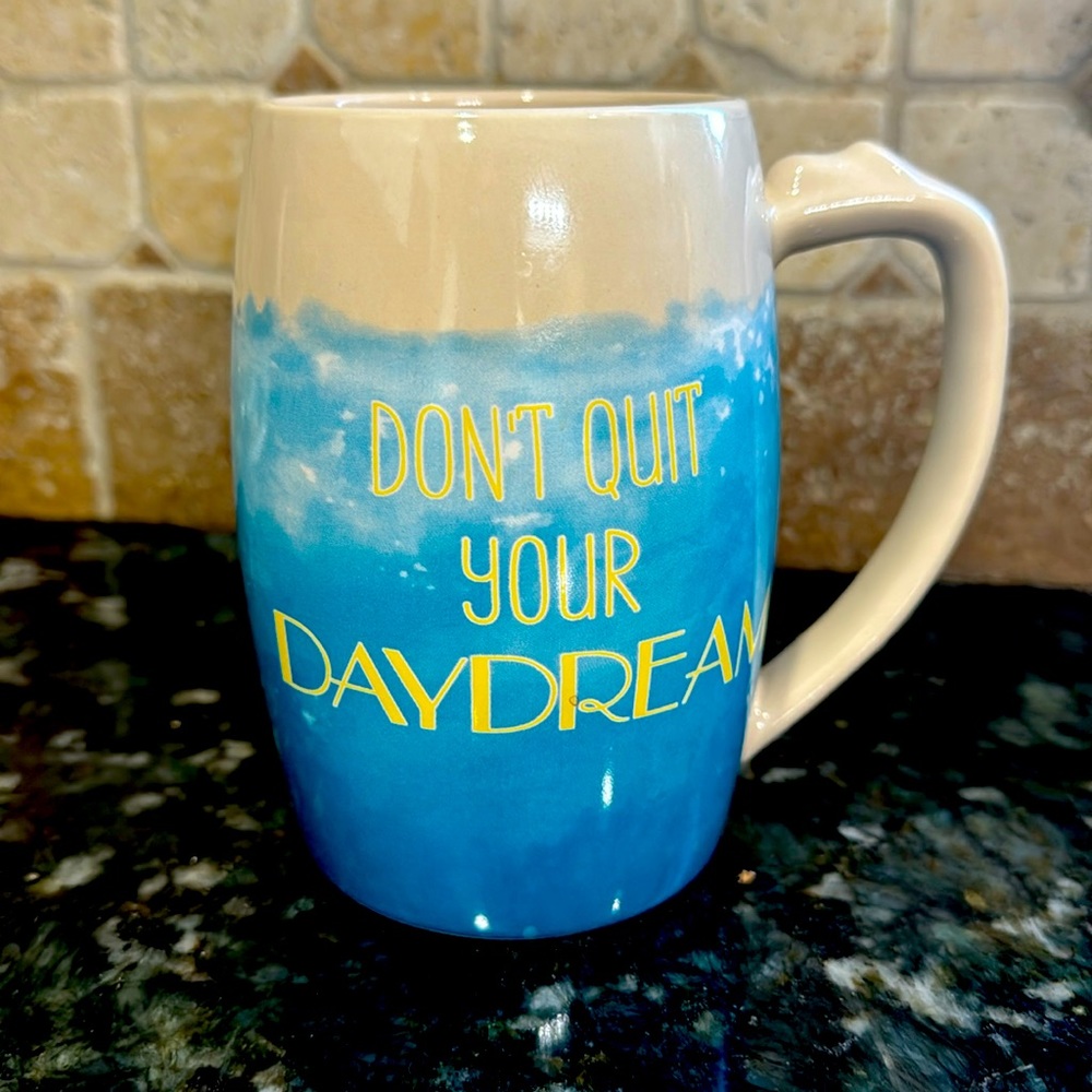 NWOT Wild Sage mug “don’t quit your daydream”